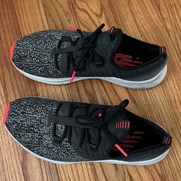 New Balance Womens Fresh Foam Lazer V1 WLAZRMT Black Running Shoes Sneakers 9.5 - Picture 6 of 16